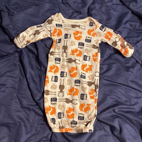 $3 IF BUNDLED Long sleeve pj’s with mitten-cuffed sleeves size 0-6 months - Picture 6 of 8
